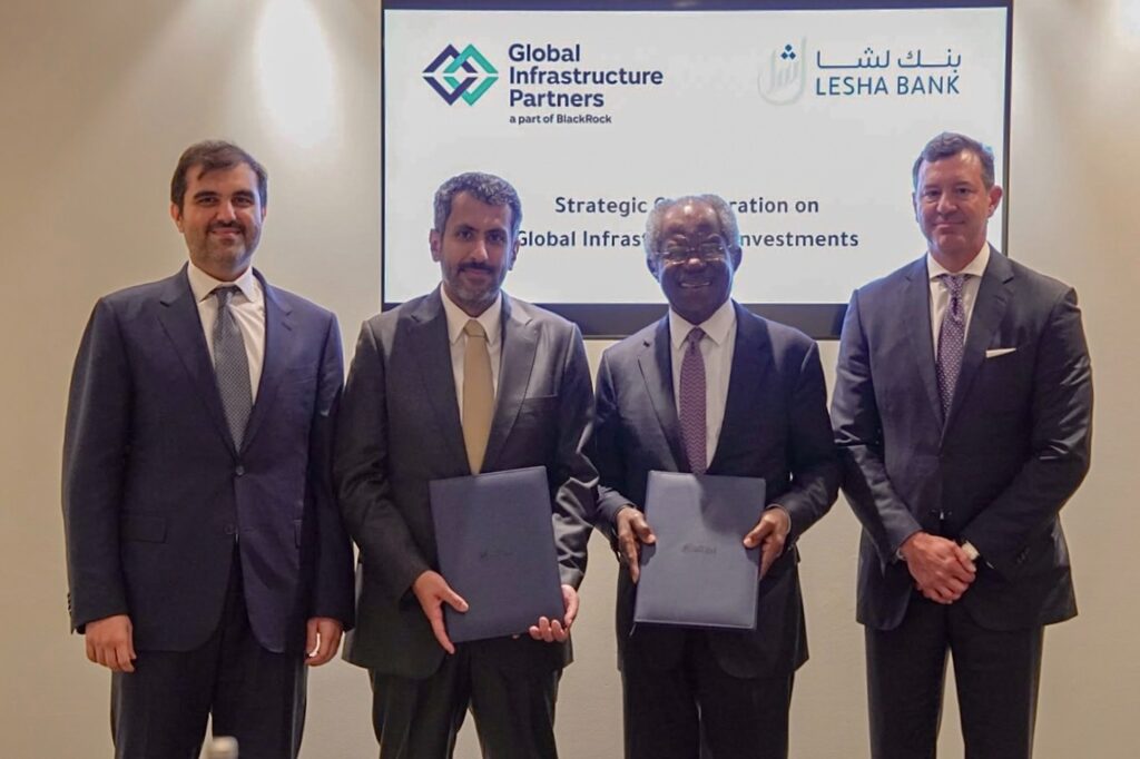 بنك لِشا وغلوبال إنفراستركتشر بارتنرز التابعة لبلاك روك يوقّعان مذكرة تفاهم للتعاون الاستراتيجي بشأن استثمارات البنية التحتية العالمية